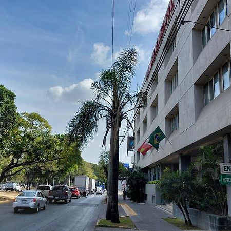 Hotel Real Del Sol - Zona Expo Industrial غوادالاجارا المظهر الخارجي الصورة