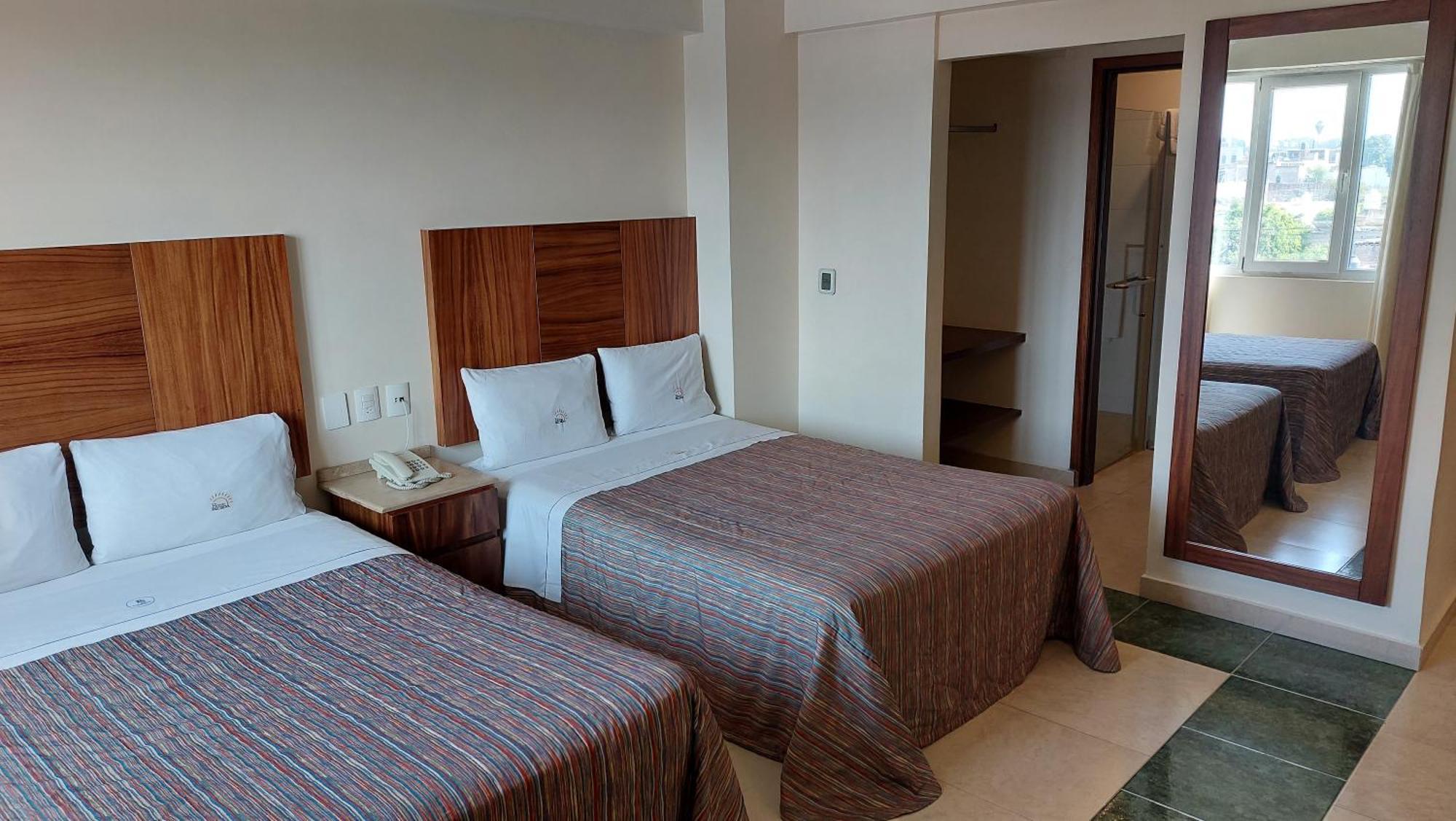 Hotel Real Del Sol - Zona Expo Industrial غوادالاجارا المظهر الخارجي الصورة