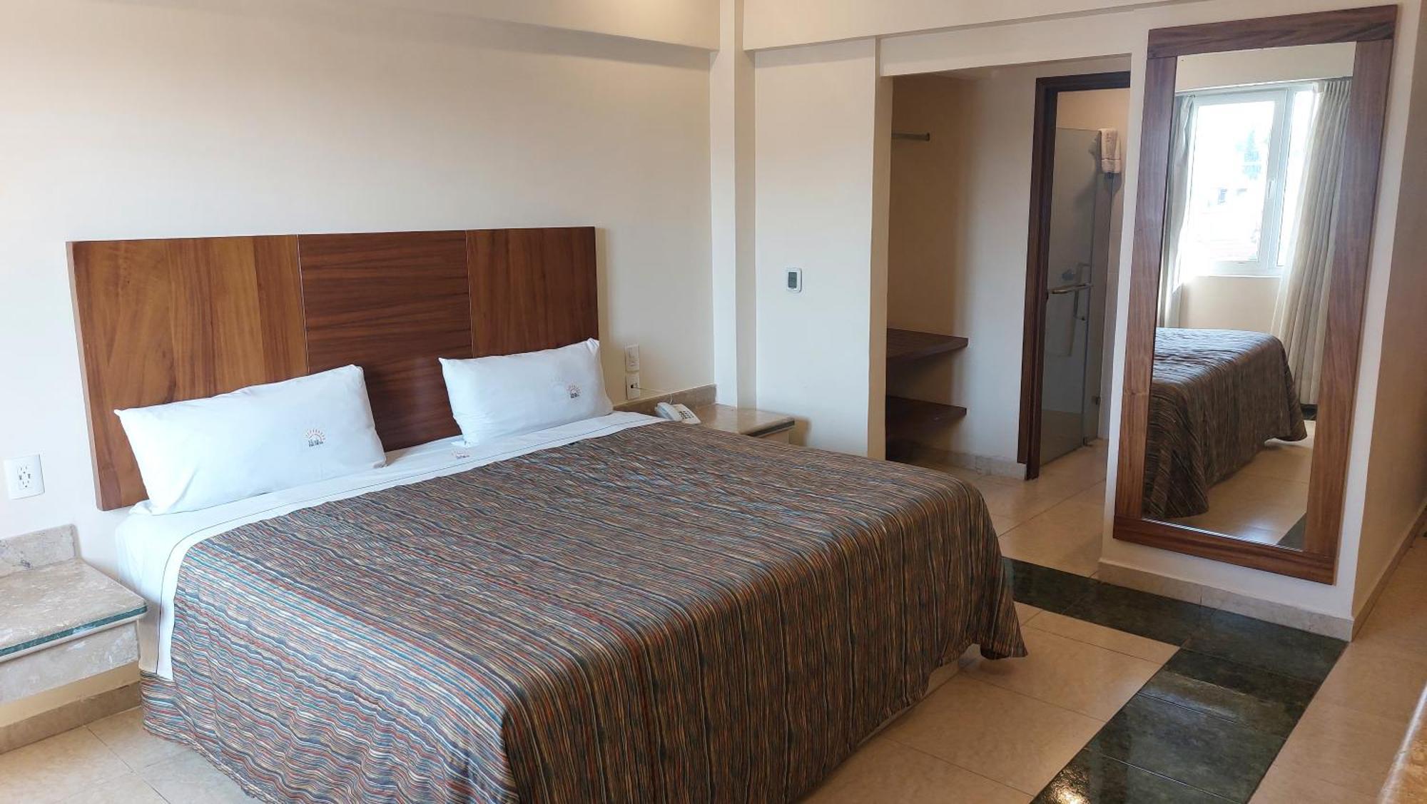 Hotel Real Del Sol - Zona Expo Industrial غوادالاجارا المظهر الخارجي الصورة