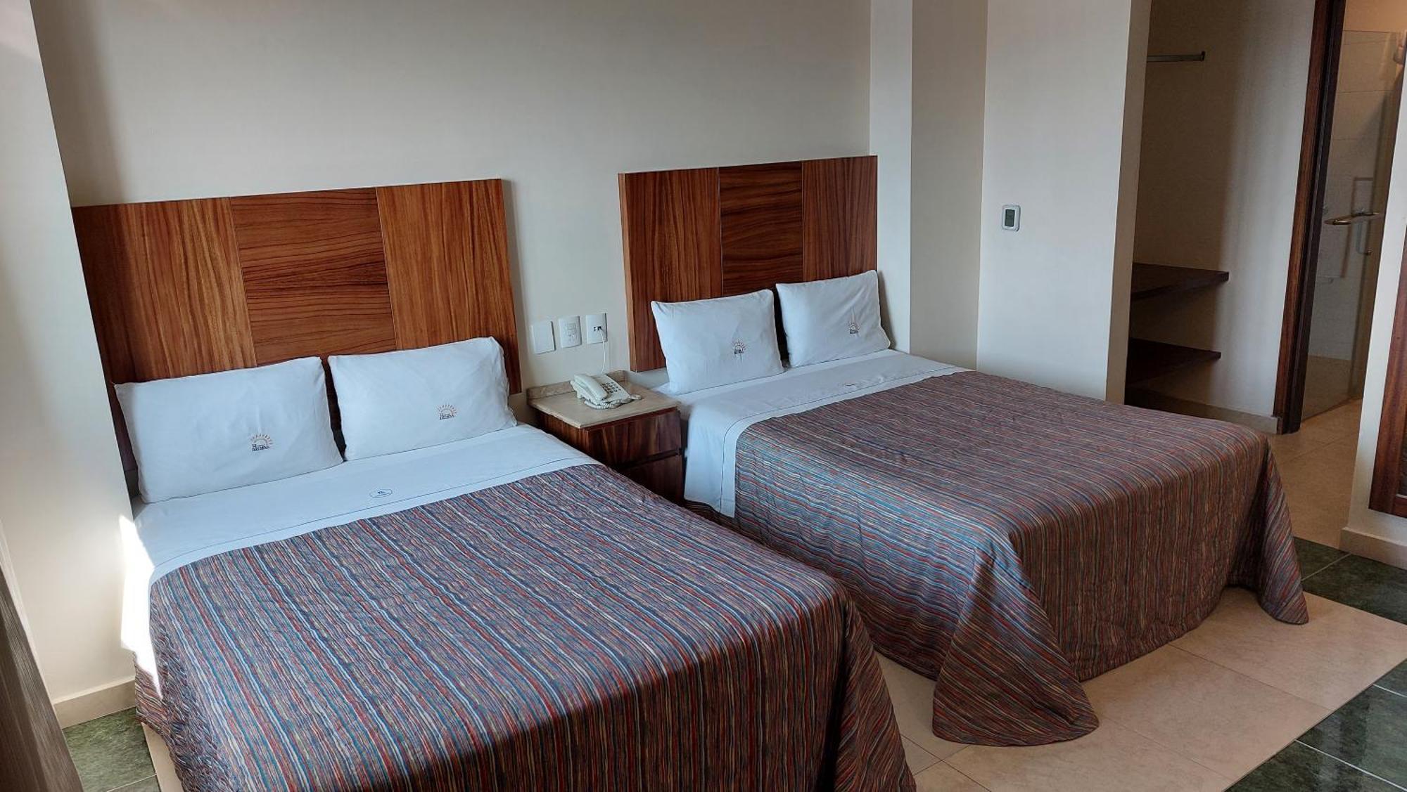 Hotel Real Del Sol - Zona Expo Industrial غوادالاجارا المظهر الخارجي الصورة