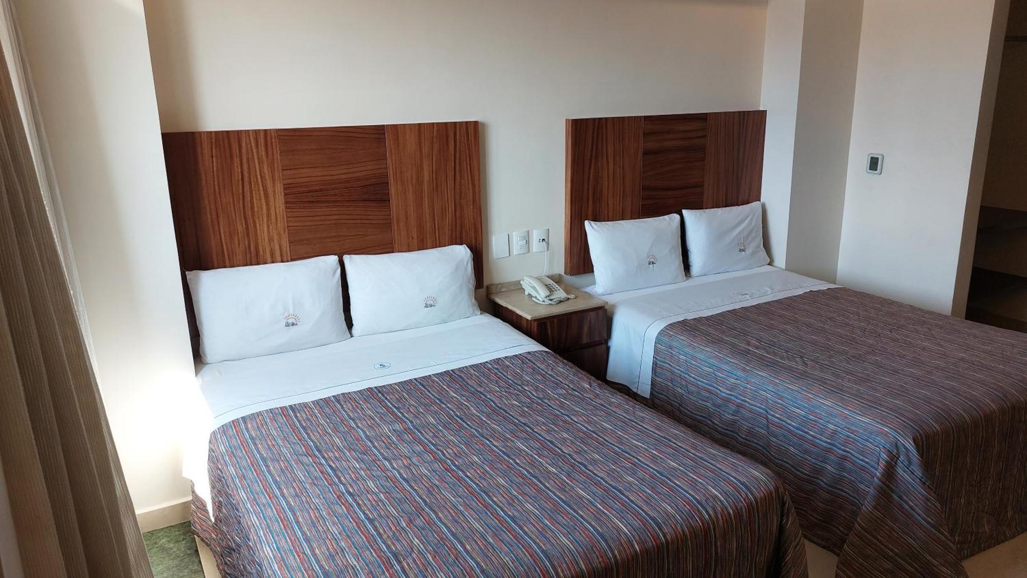 Hotel Real Del Sol - Zona Expo Industrial غوادالاجارا المظهر الخارجي الصورة