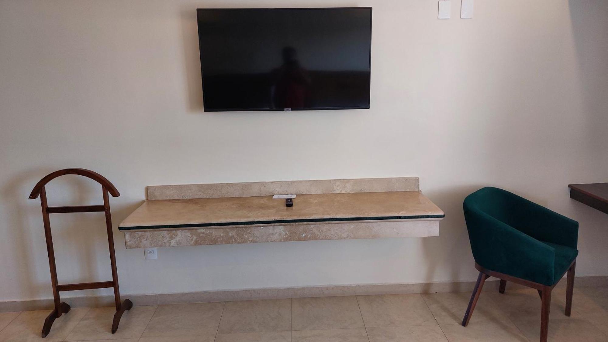Hotel Real Del Sol - Zona Expo Industrial غوادالاجارا المظهر الخارجي الصورة