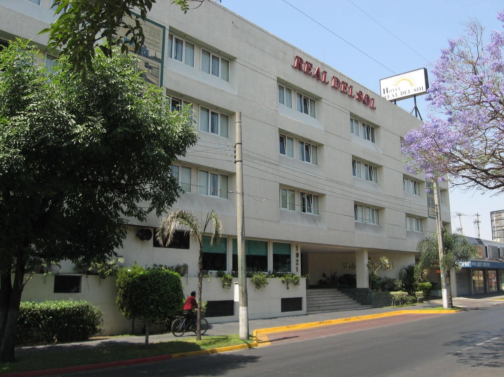 Hotel Real Del Sol - Zona Expo Industrial غوادالاجارا المظهر الخارجي الصورة